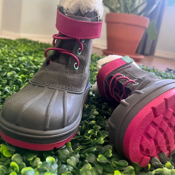 Size 11 snow boots - Picture 1 of 4